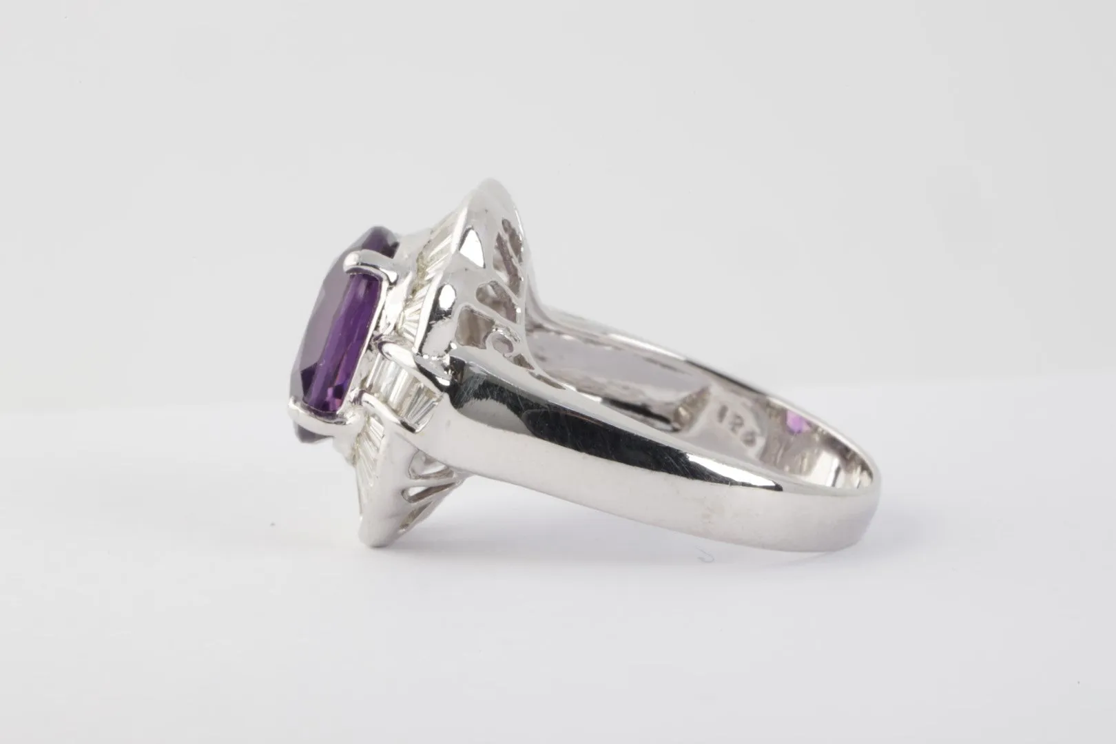 18k White Gold 1.20tcw Diamond & Purple Stone Ring Size 6 (5.20g.)