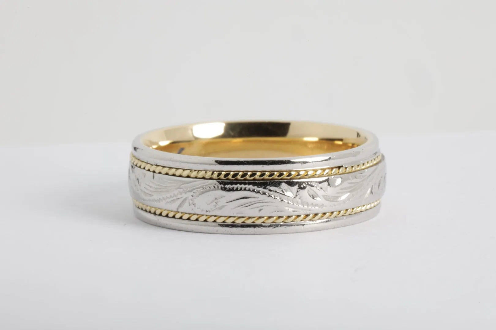 18k Yellow Gold 950 Platinum Novell Wedding Band Size 10 (11.90g.)