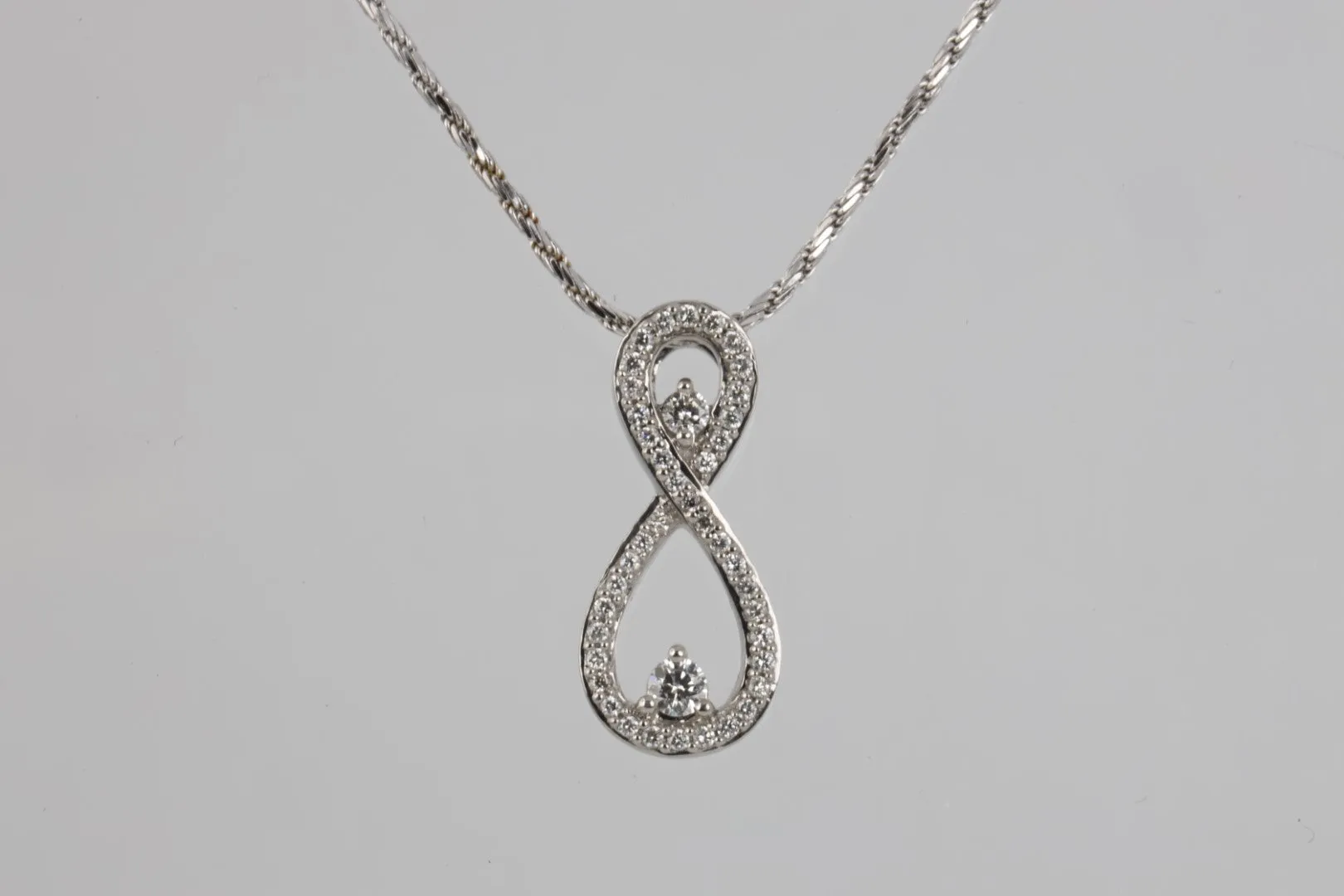 20'' 14k White Gold 0.53tcw Diamond Pendant Necklace (5.90g.)