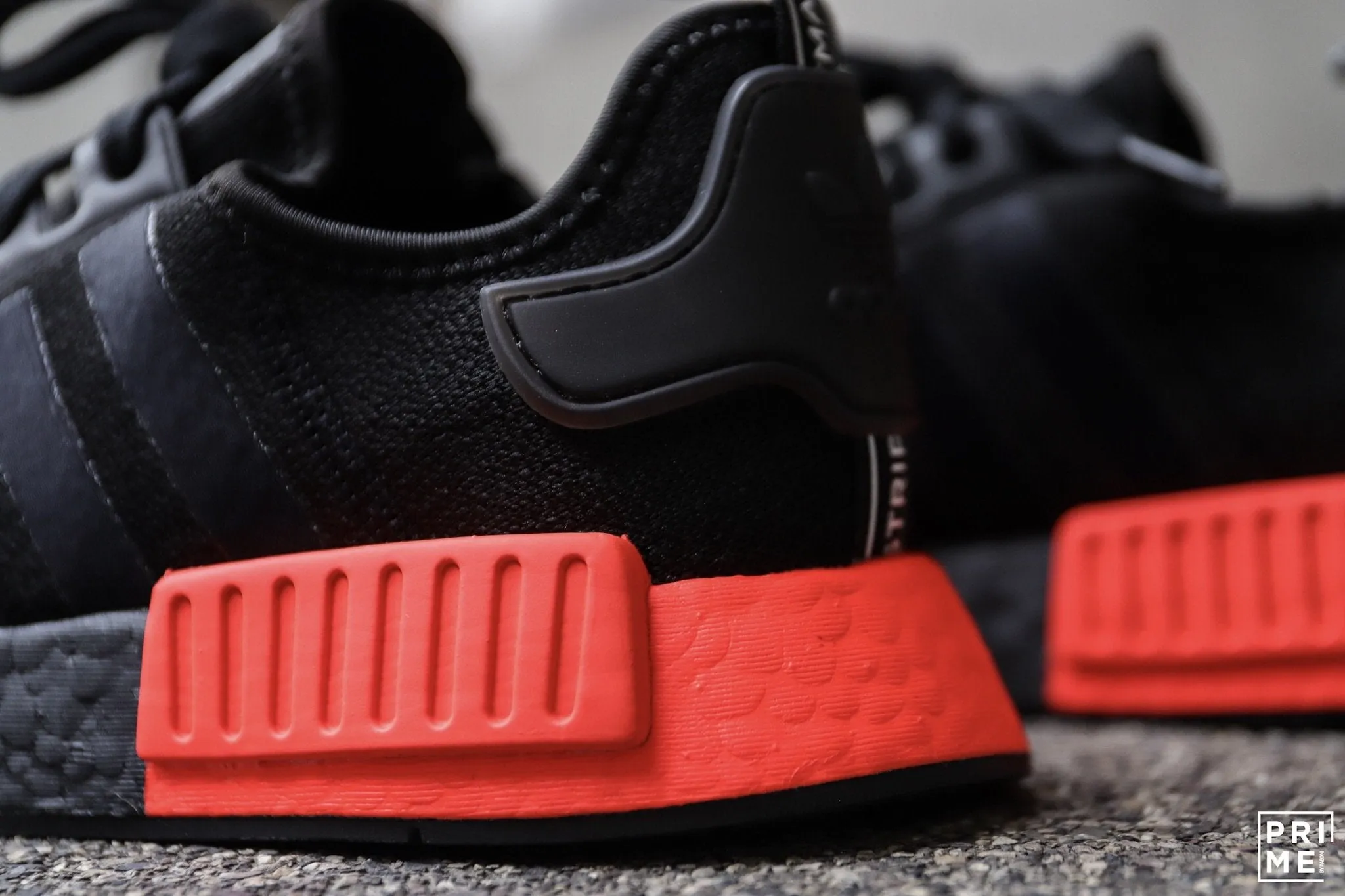 Adidas NMD R1 Core Black / Core Black / Solar Red (EE5107)