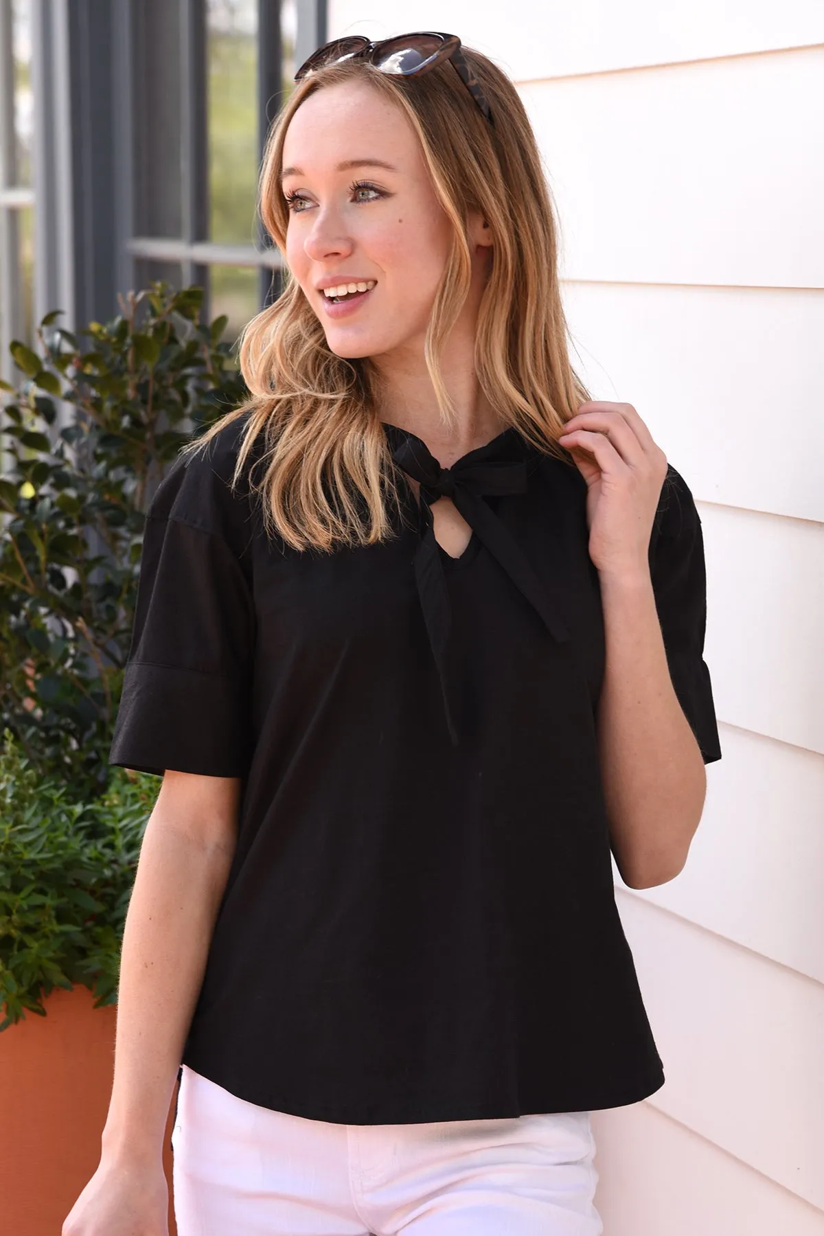 CUTE AND CASUAL TOP -BLACK