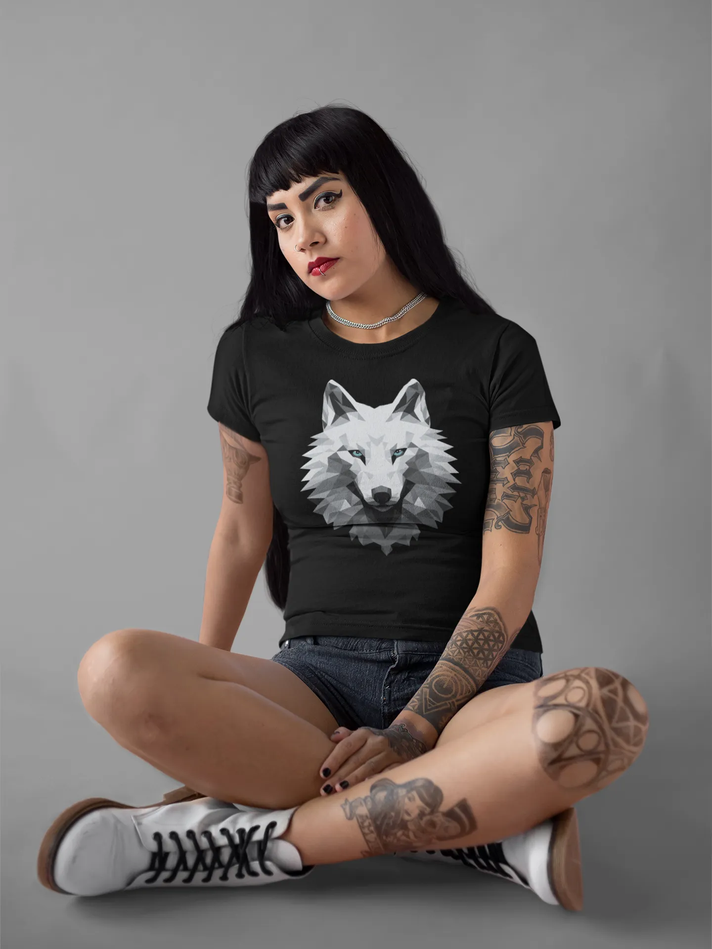 Damen T-Shirt mit Wolfmotiv "Polygon Weißer Wolf"