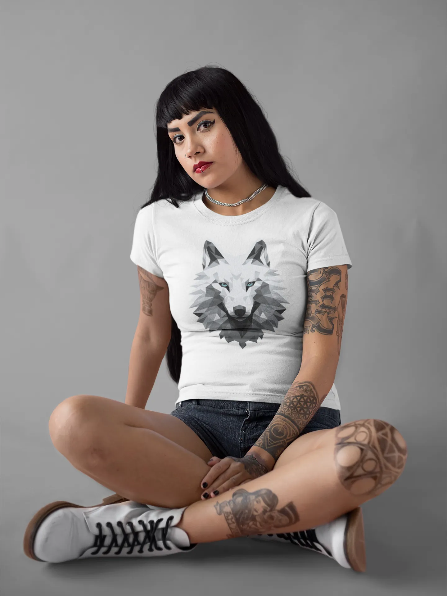 Damen T-Shirt mit Wolfmotiv "Polygon Weißer Wolf"