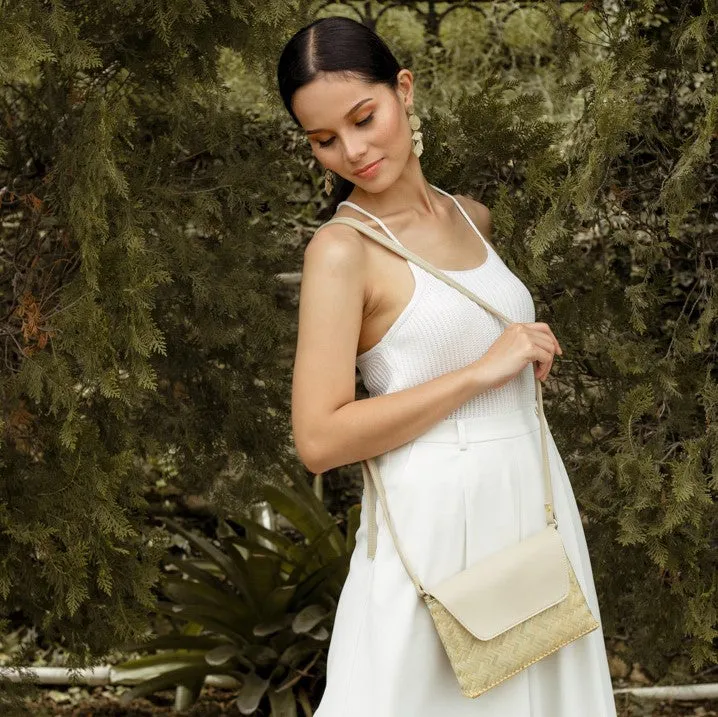 The Bamboo Clutch in Natural