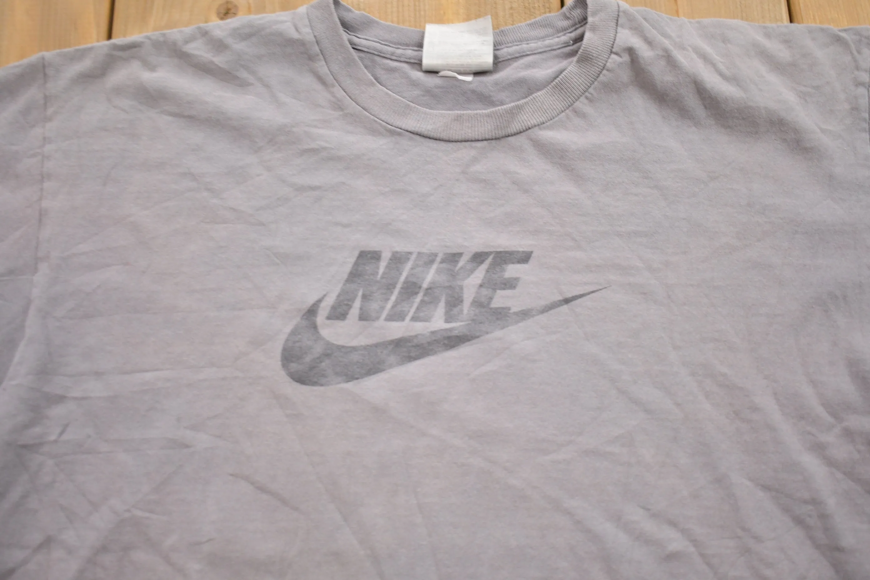 Vintage 1990s Nike Graphic T-Shirt / 90s / Streetwear / Vintage Athleisure / Brand and  Logo / 90&#39;s Nike / Grey Tag / Nike Swoosh